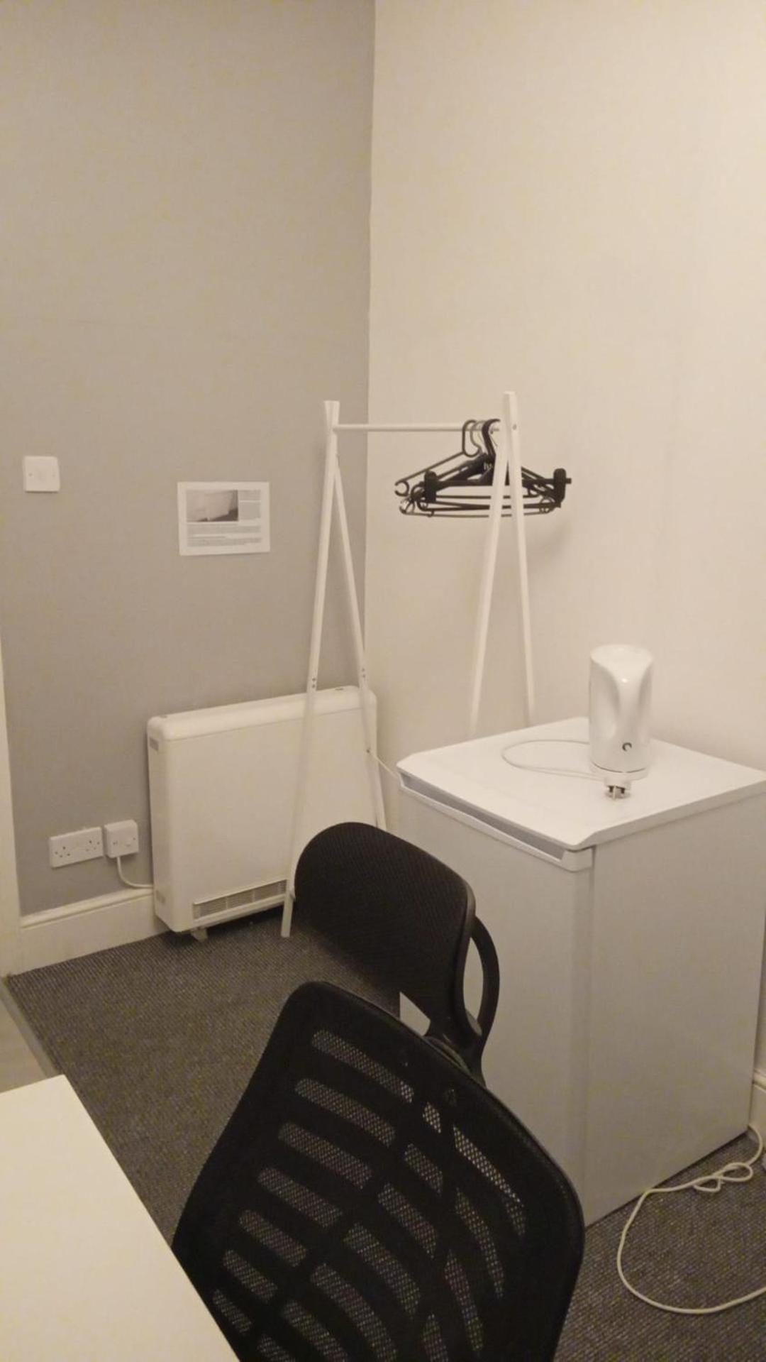 Single Room With Private Bath Free Street Parking Near Lfc Liverpool Exterior photo